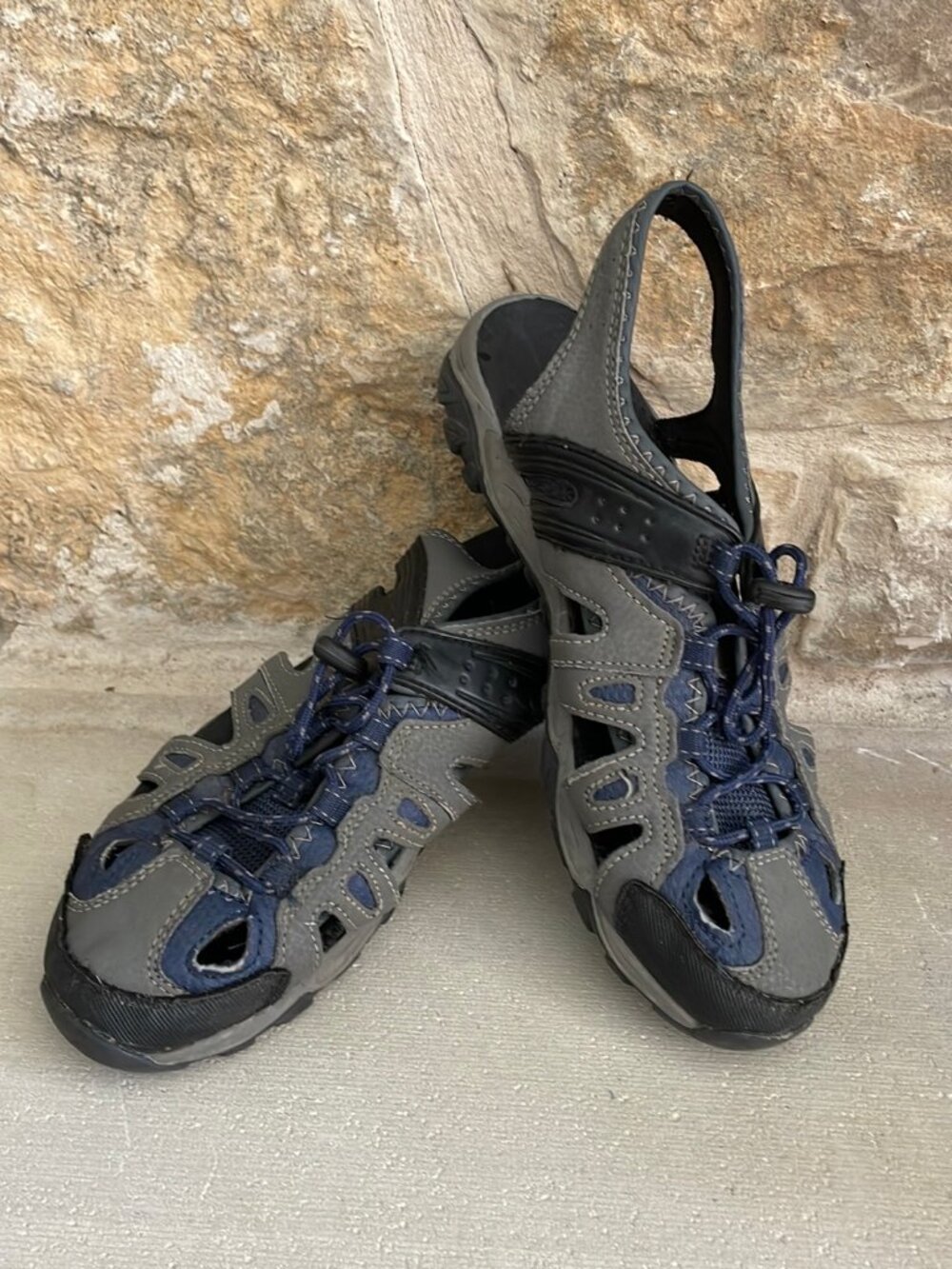 Ozark Trail Sandals Slip-on closed toe shoes Blue Gray Men's Size 7